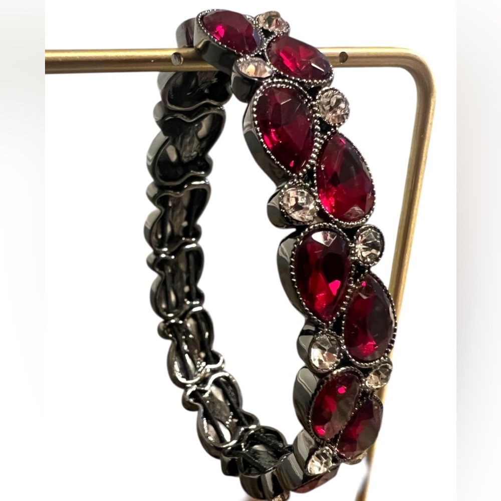 Roman Scarlet Teardrop Crystal Stretch Bracelet with Clear Accents - Picture 2 of 6